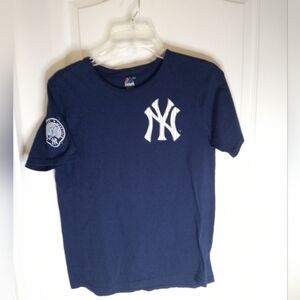 MAJESTIC DEREK JETER NEW YORK YANKEES T-SHIRT /  KIDS XL / COLOR: NAVY AND WHITE
